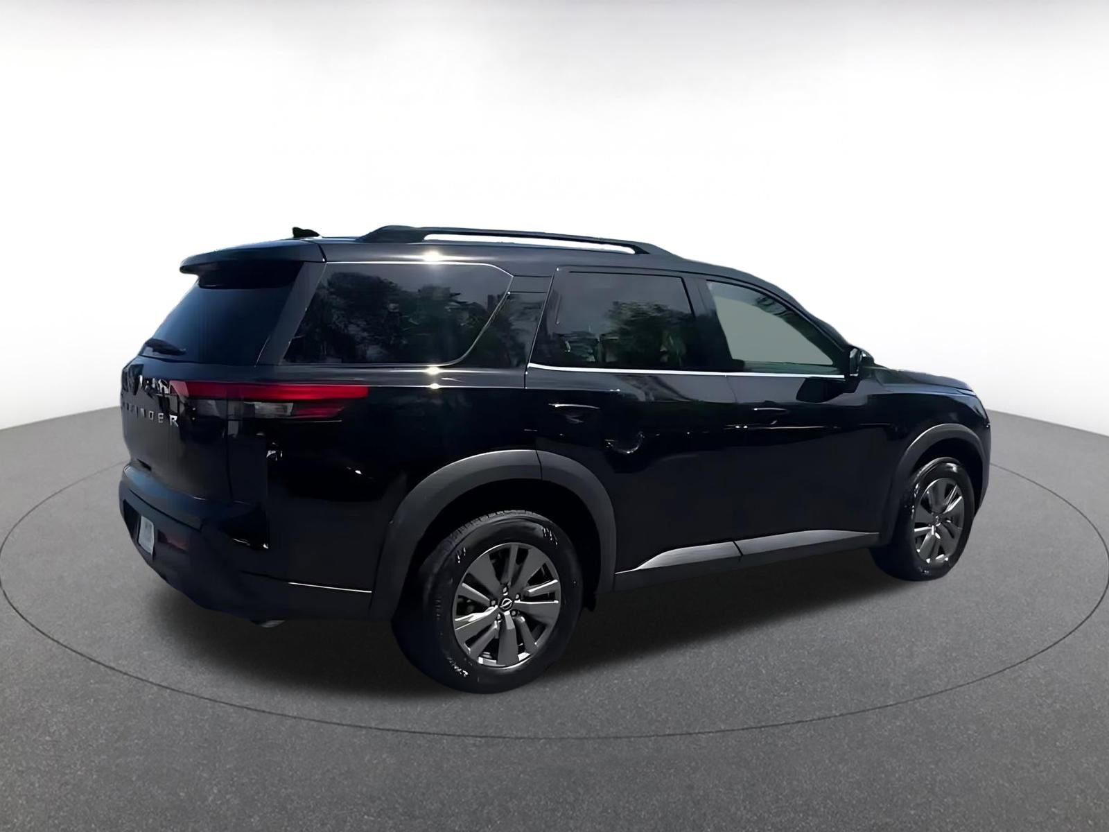 Thumbnail: 2025 Nissan Pathfinder - 14