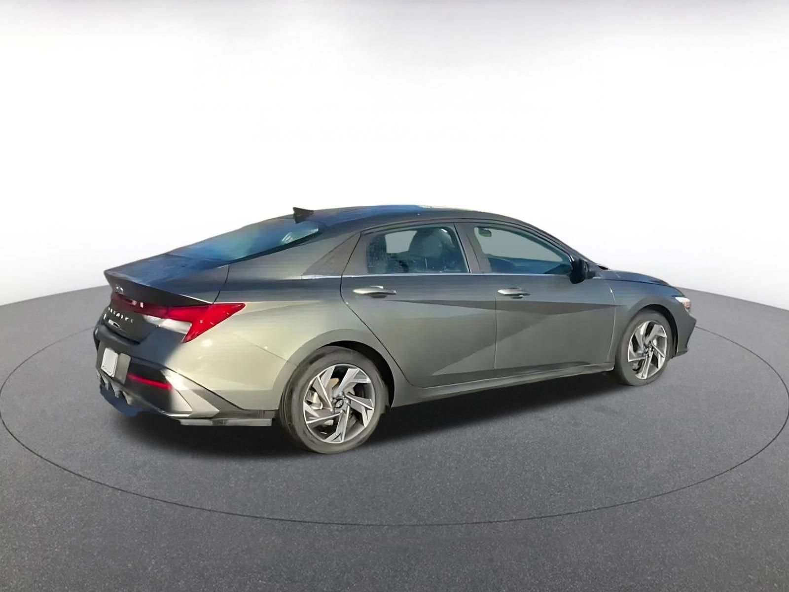 Thumbnail: 2025 Hyundai Elantra - 9