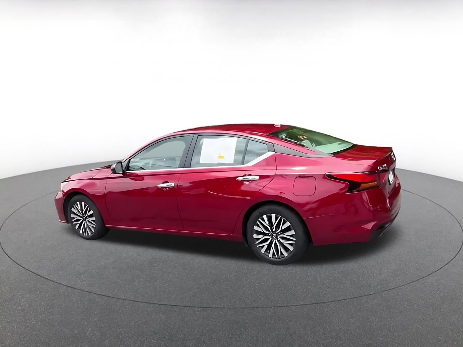 Thumbnail: 2025 Nissan Altima - 9