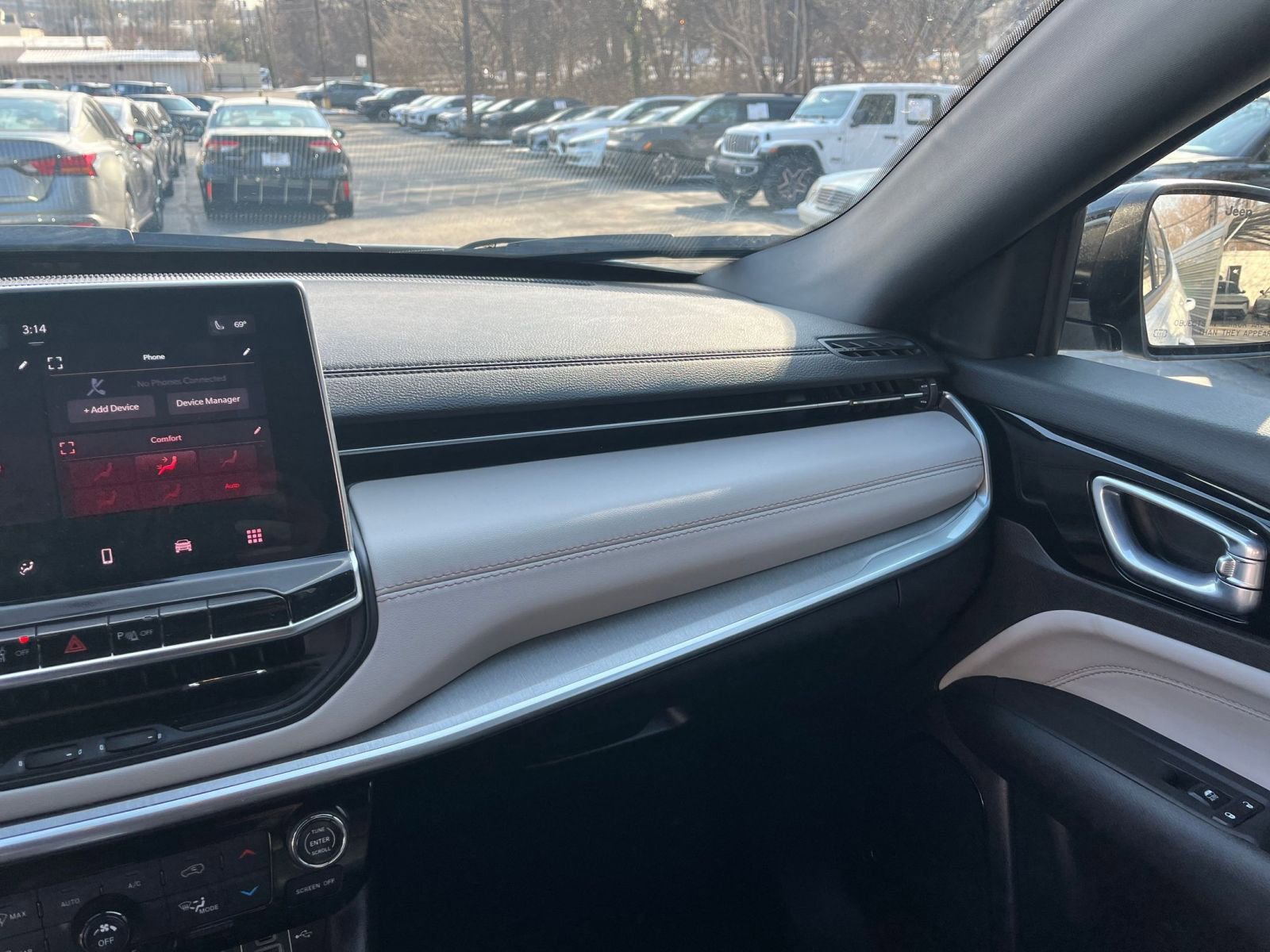 Thumbnail: 2025 Jeep Compass - 31