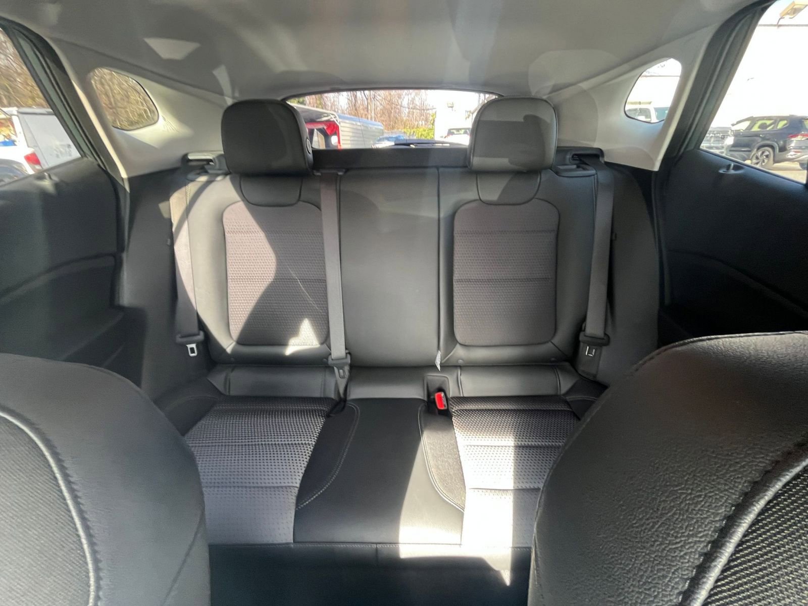 Thumbnail: 2025 Chevrolet Trax - 32