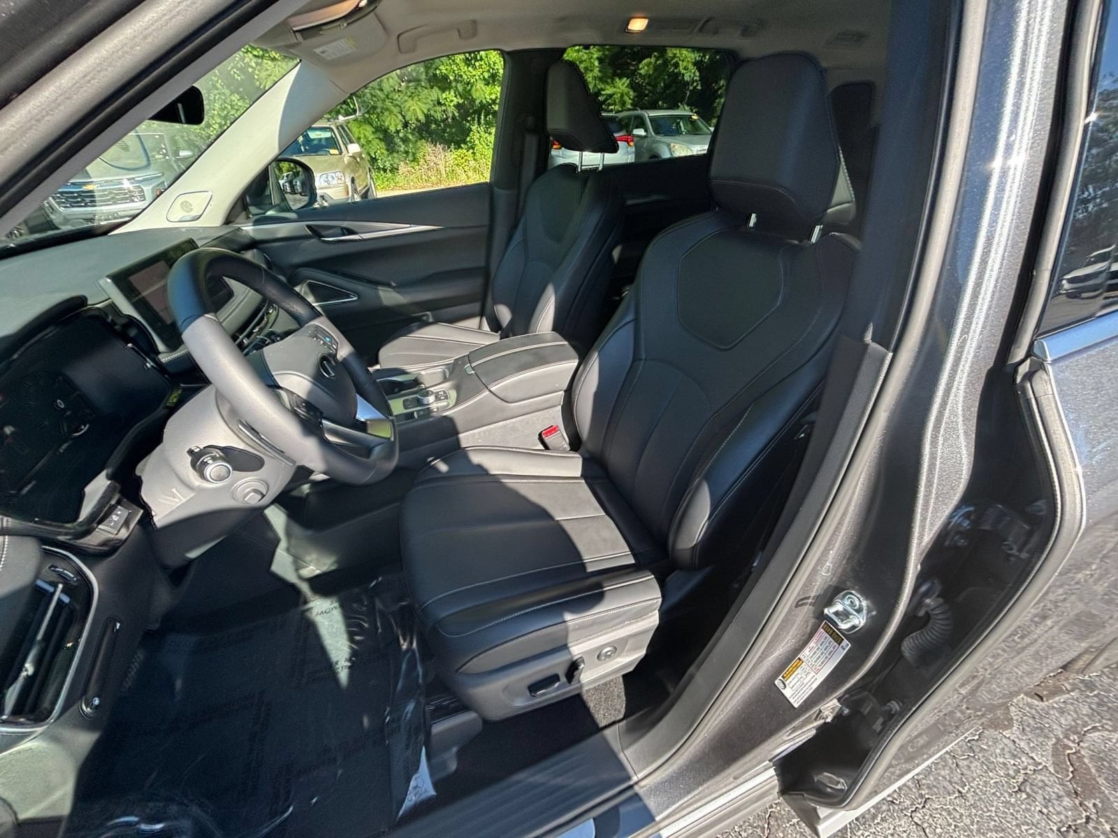 Thumbnail: 2026 INFINITI QX60 - 34