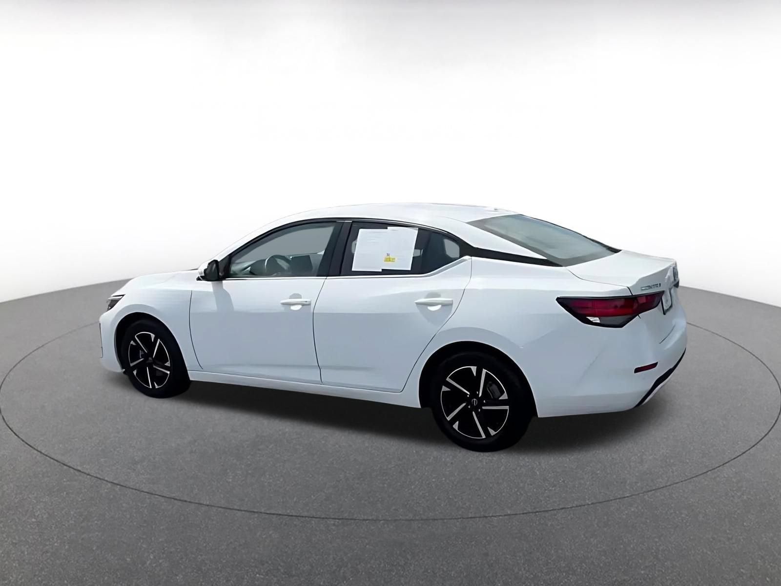 Thumbnail: 2025 Nissan Sentra - 10
