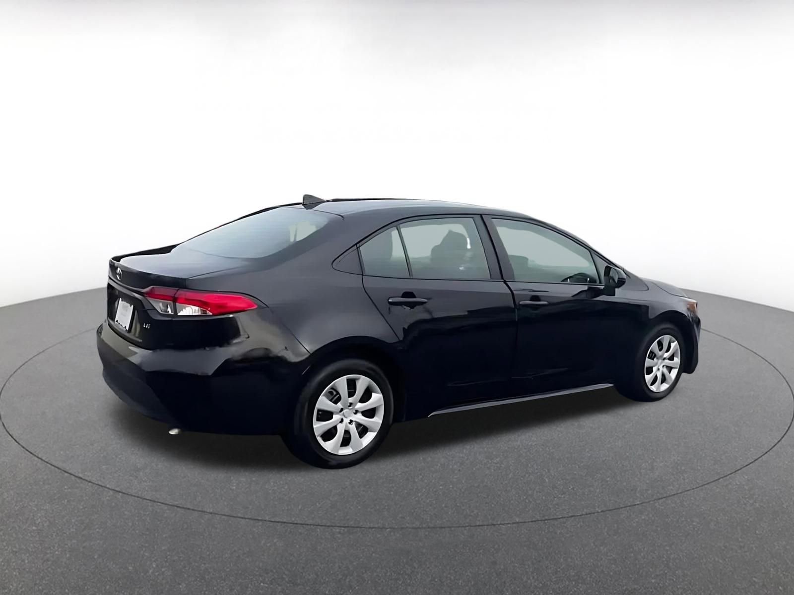 Thumbnail: 2025 Toyota Corolla - 15