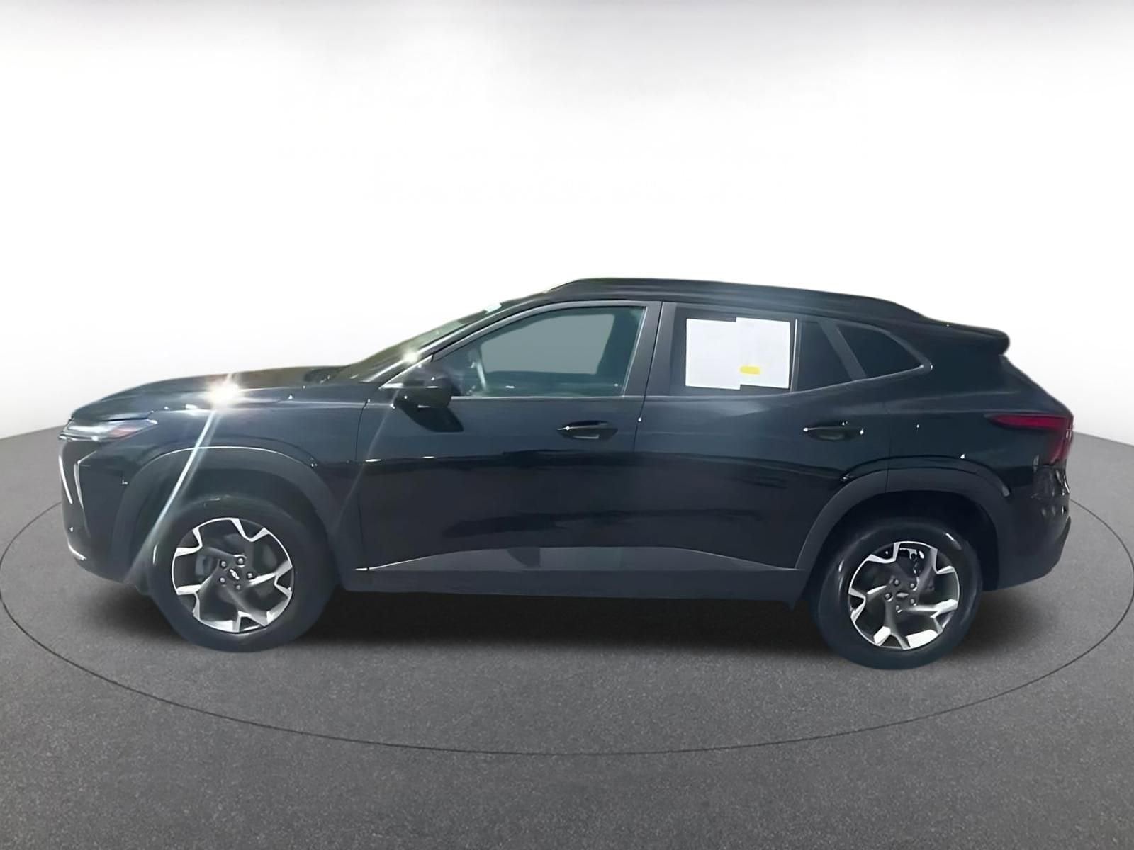 Thumbnail: 2025 Chevrolet Trax - 8