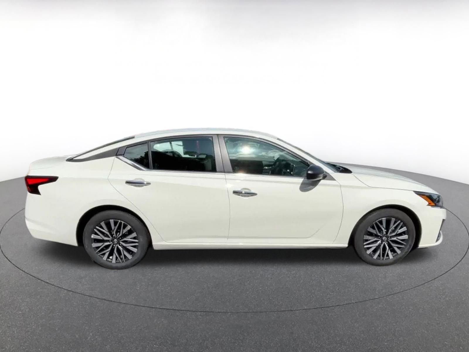 Thumbnail: 2025 Nissan Altima - 16