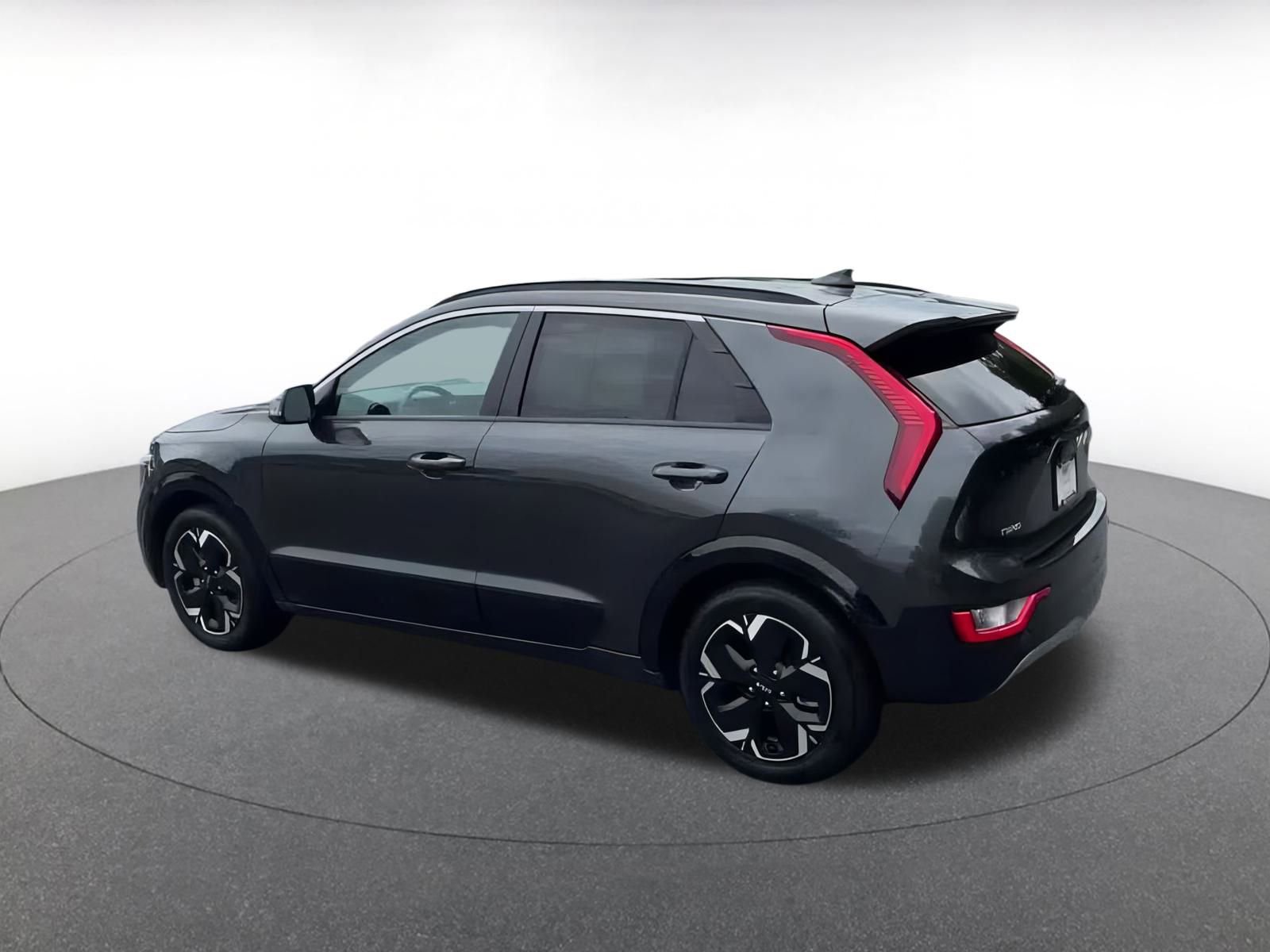 Thumbnail: 2023 Kia Niro - 10