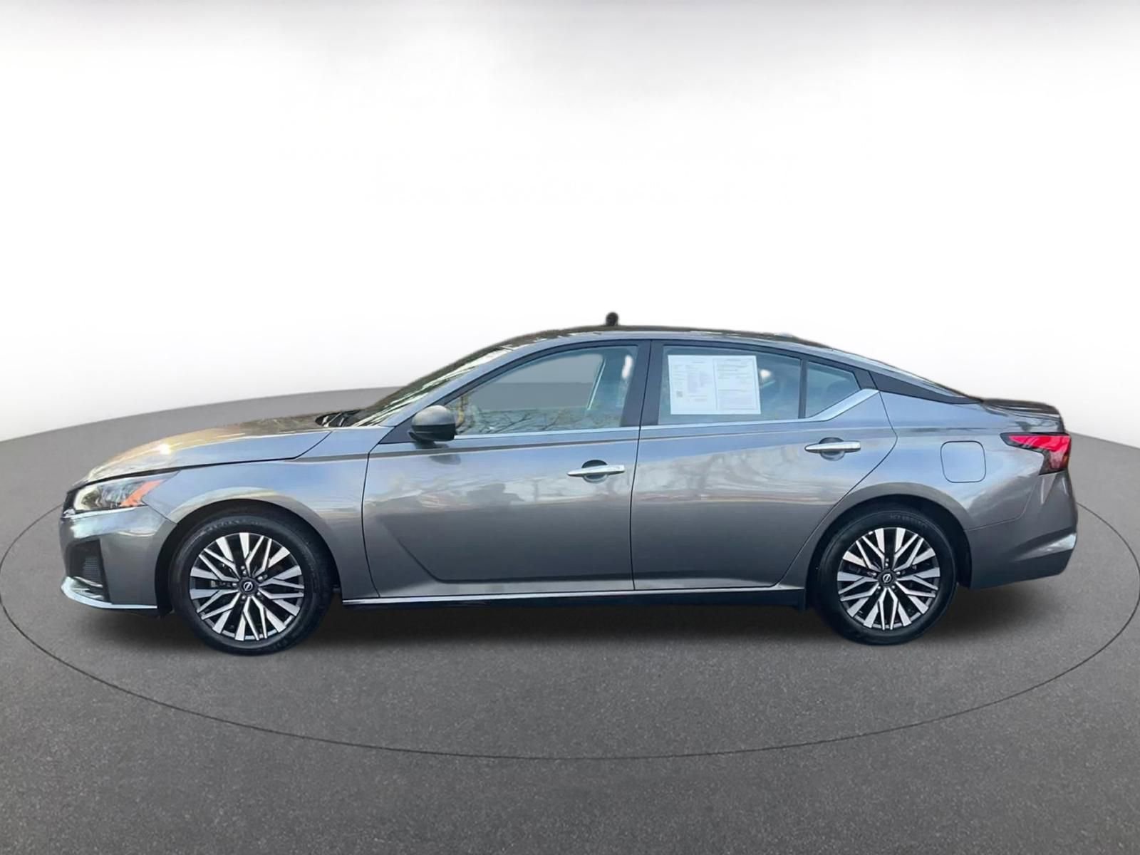 Thumbnail: 2025 Nissan Altima - 9