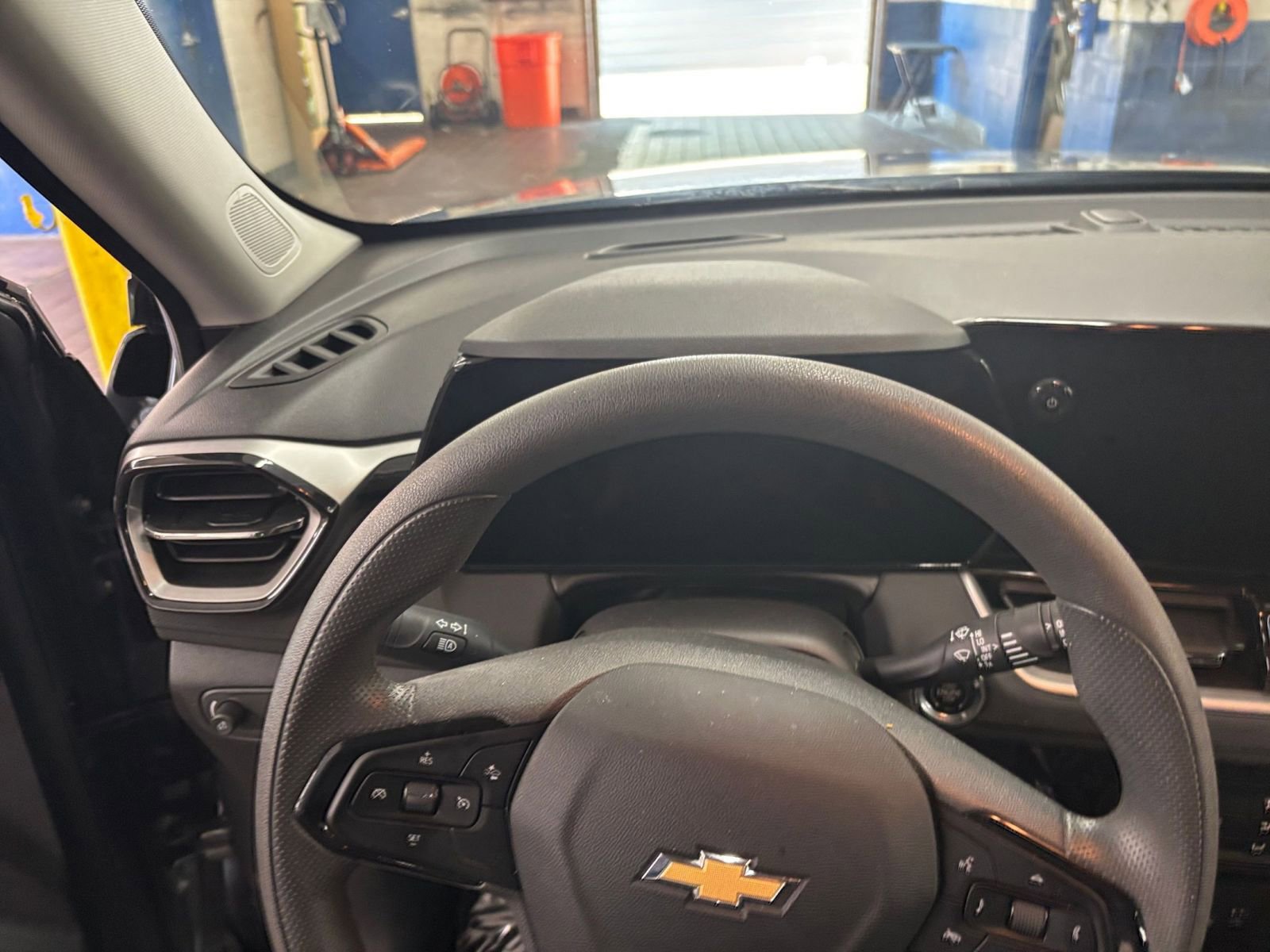 Thumbnail: 2025 Chevrolet TrailBlazer - 29