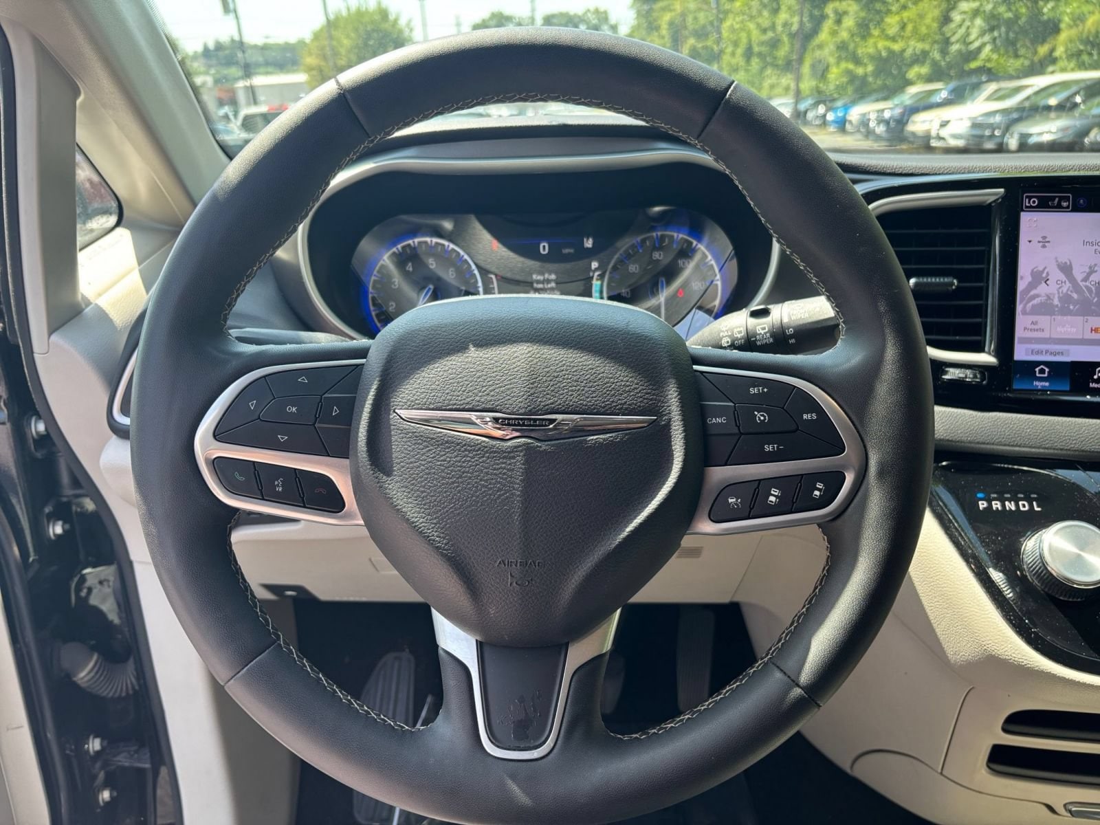 Thumbnail: 2024 Chrysler Pacifica - 20