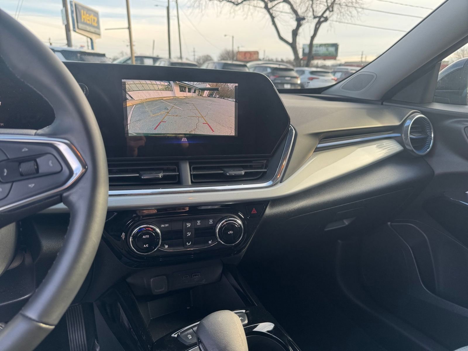 Thumbnail: 2025 Chevrolet Trax - 17