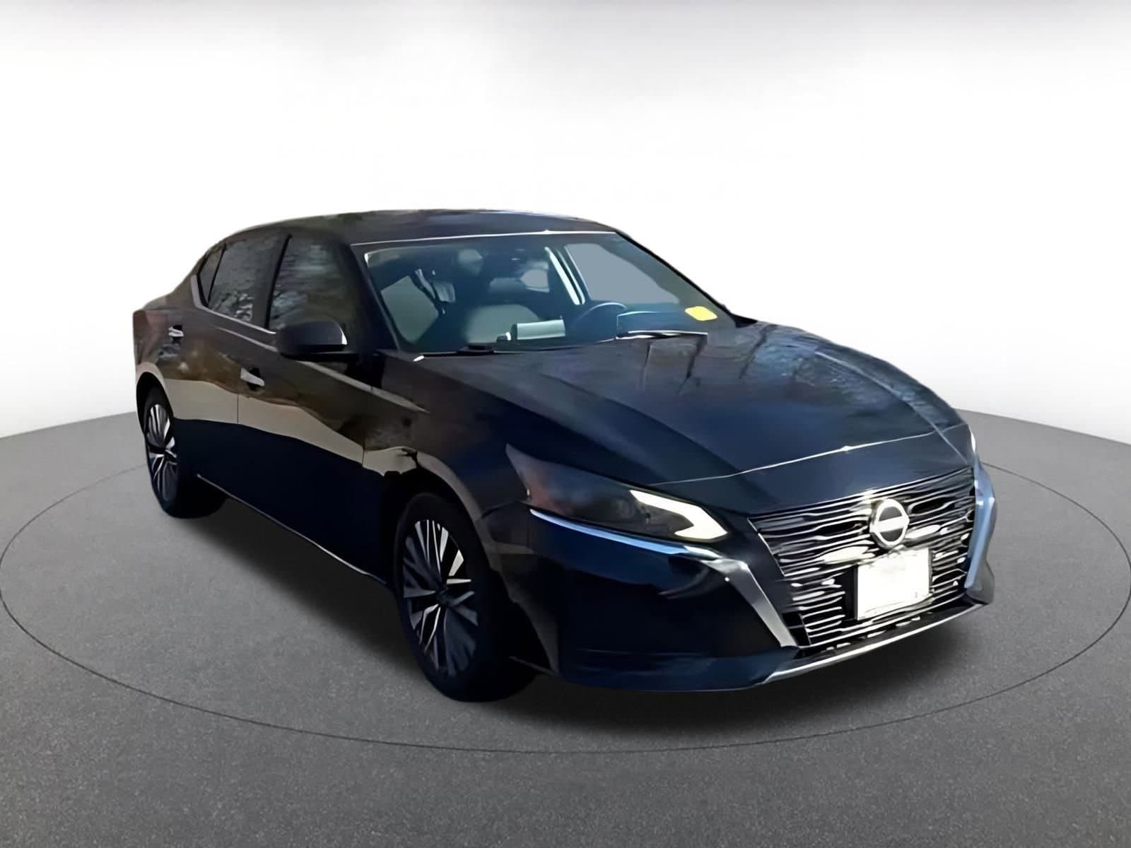 Thumbnail: 2025 Nissan Altima - 16