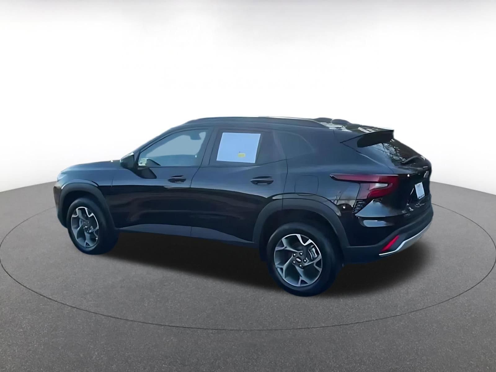 Thumbnail: 2025 Chevrolet Trax - 10