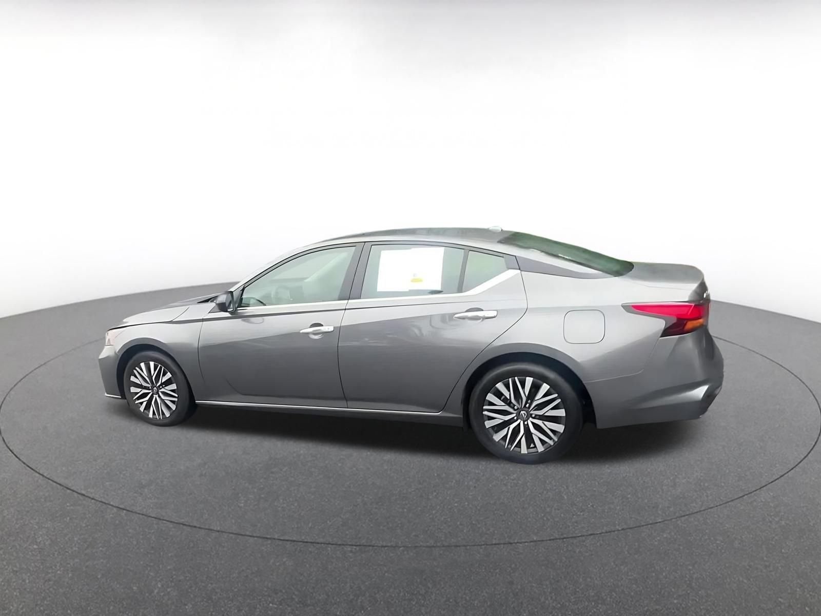 Thumbnail: 2025 Nissan Altima - 10