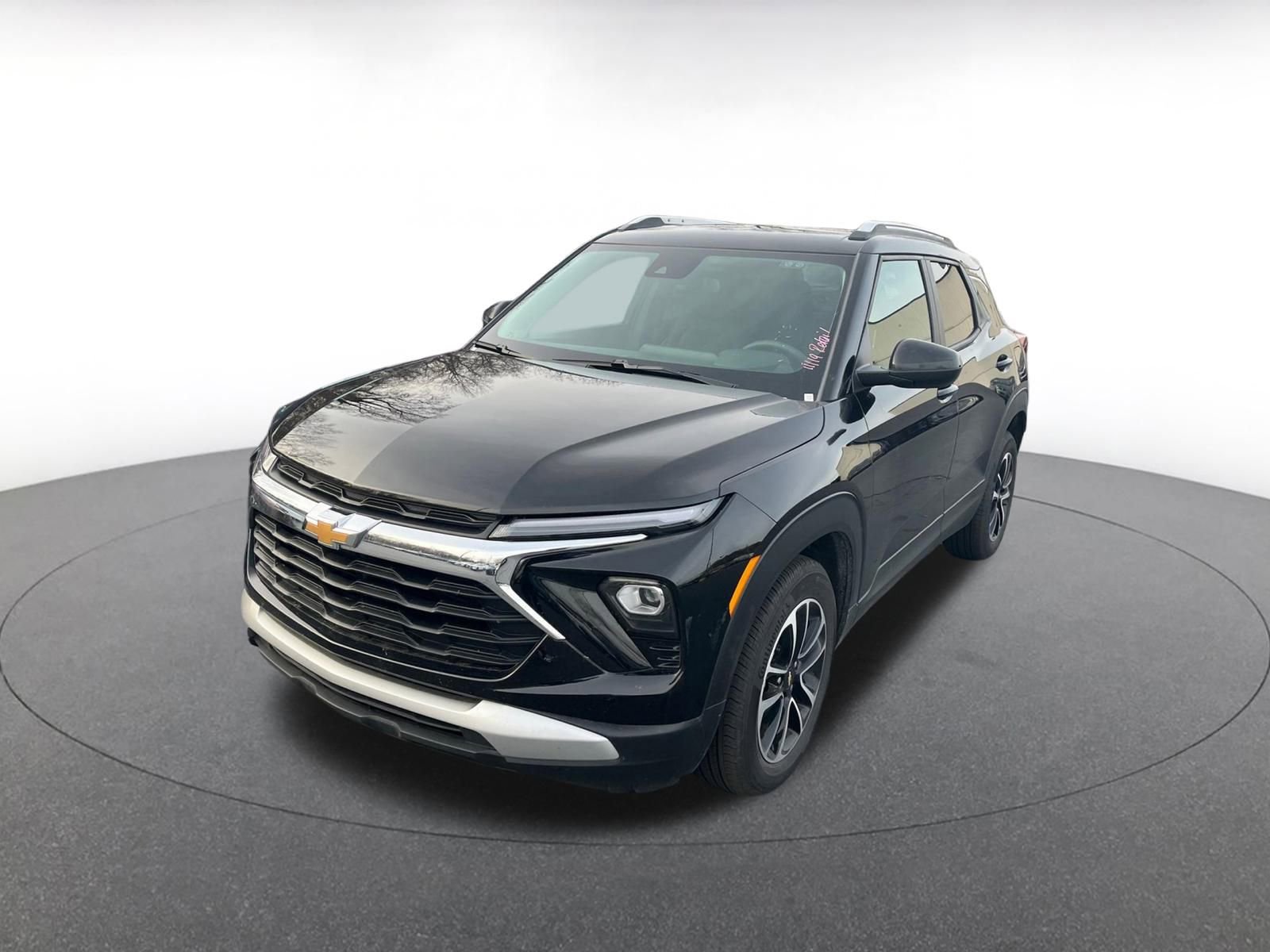 Thumbnail: 2025 Chevrolet Trax - 4