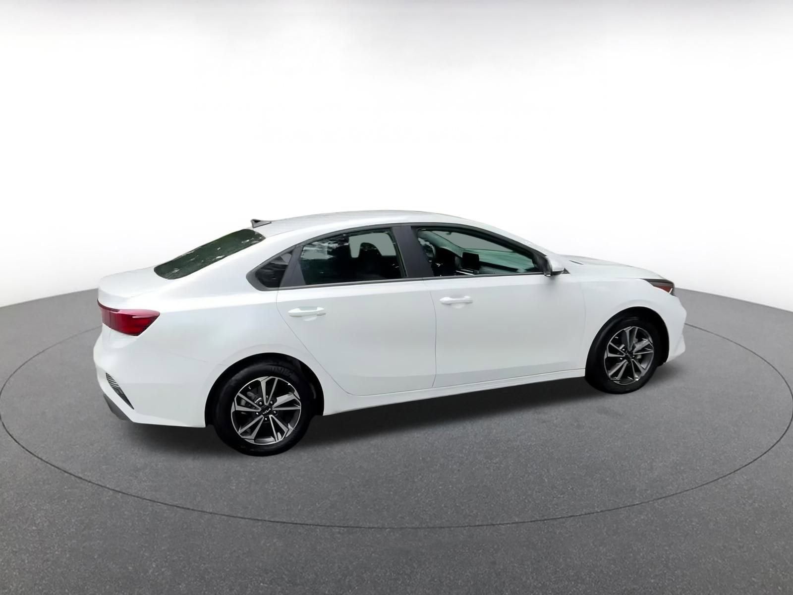 Thumbnail: 2024 Kia Forte - 14