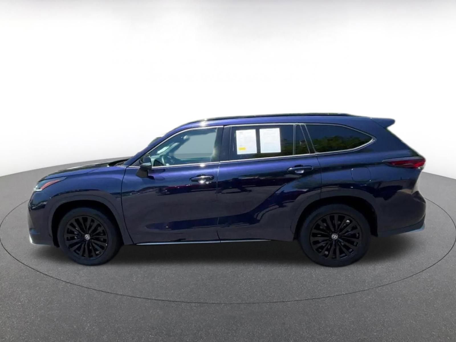 Thumbnail: 2025 Toyota Highlander - 9