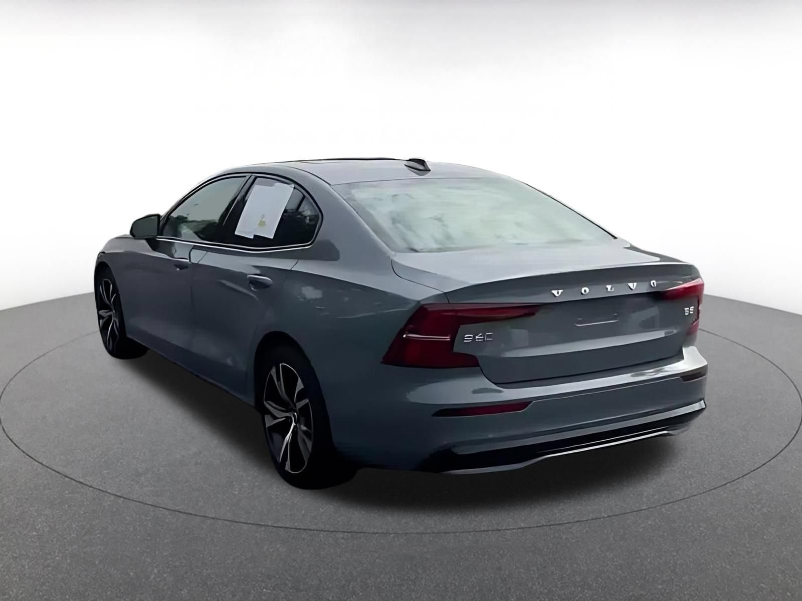 Thumbnail: 2024 Volvo S60 - 11
