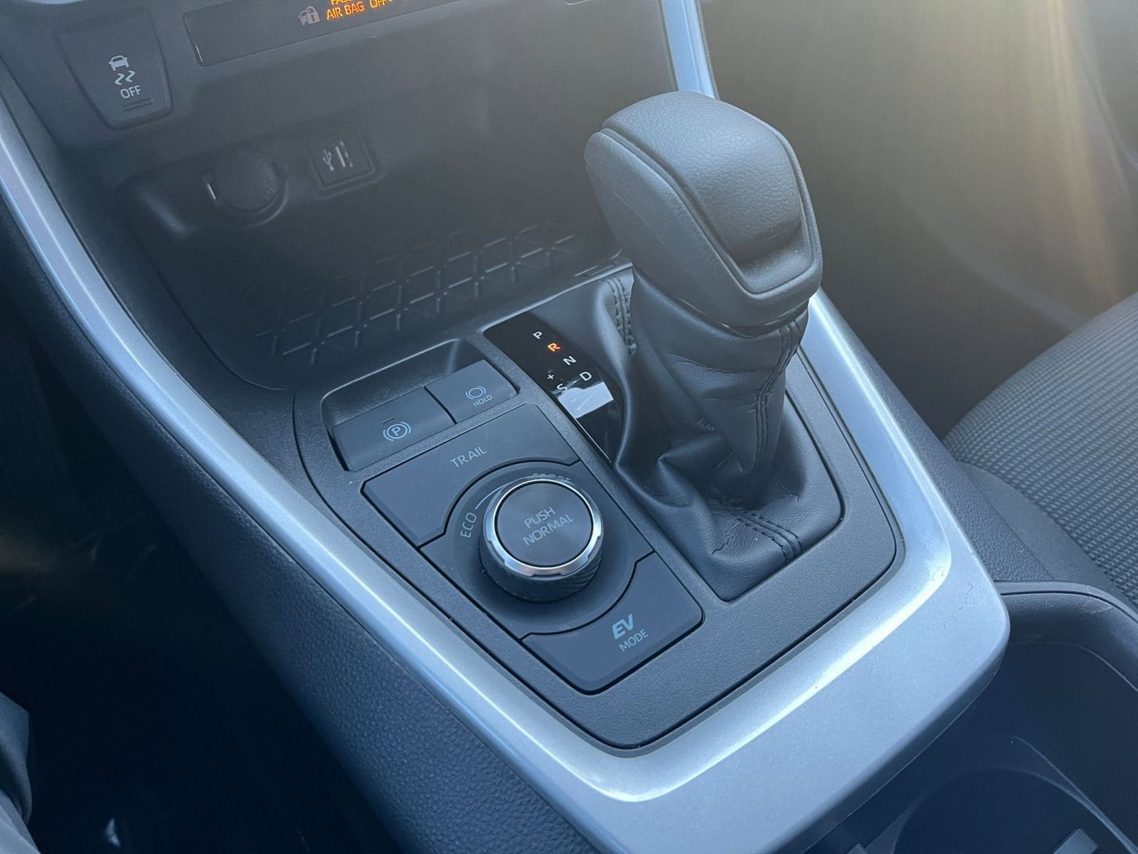 Thumbnail: 2025 Toyota RAV4 - 35