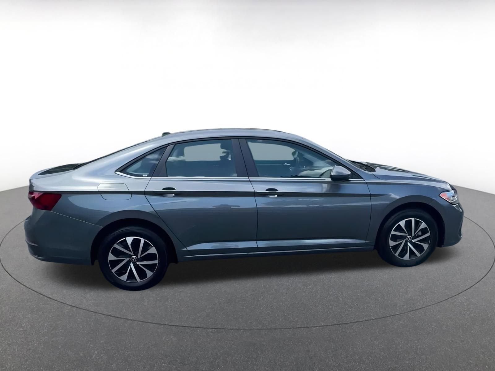 Thumbnail: 2024 Volkswagen Jetta - 16
