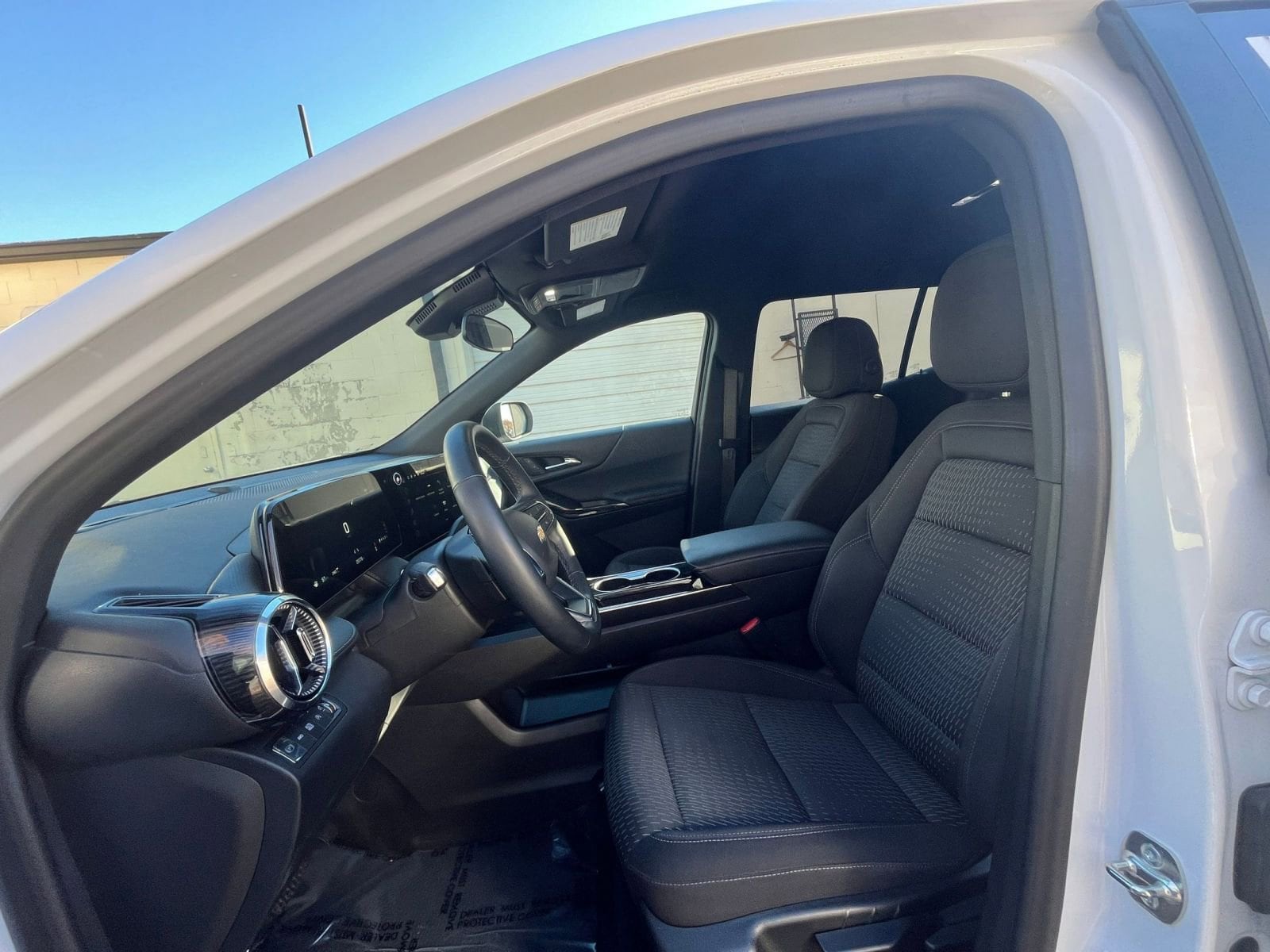 Thumbnail: 2025 Chevrolet Equinox - 23