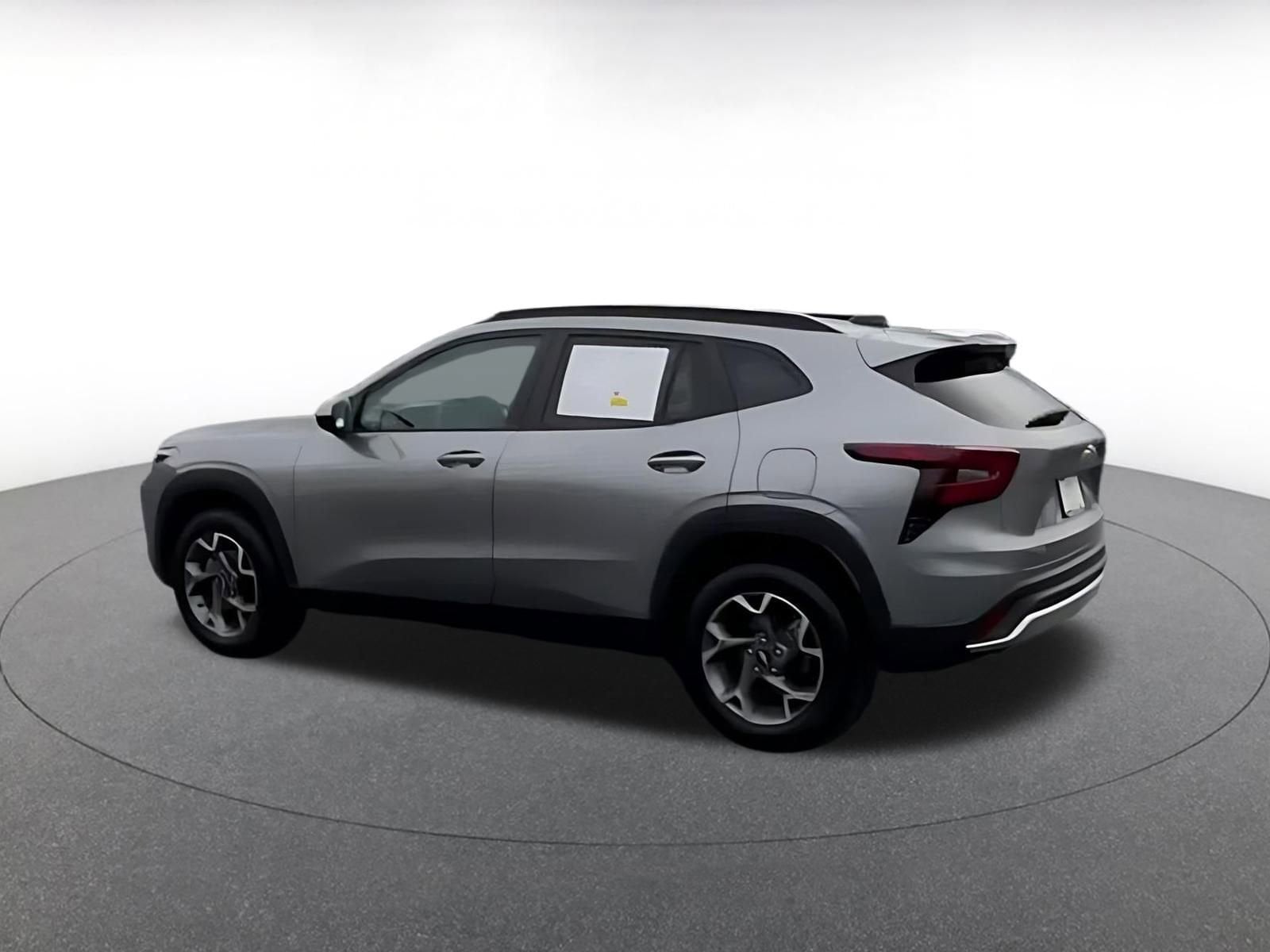 Thumbnail: 2025 Chevrolet Trax - 8