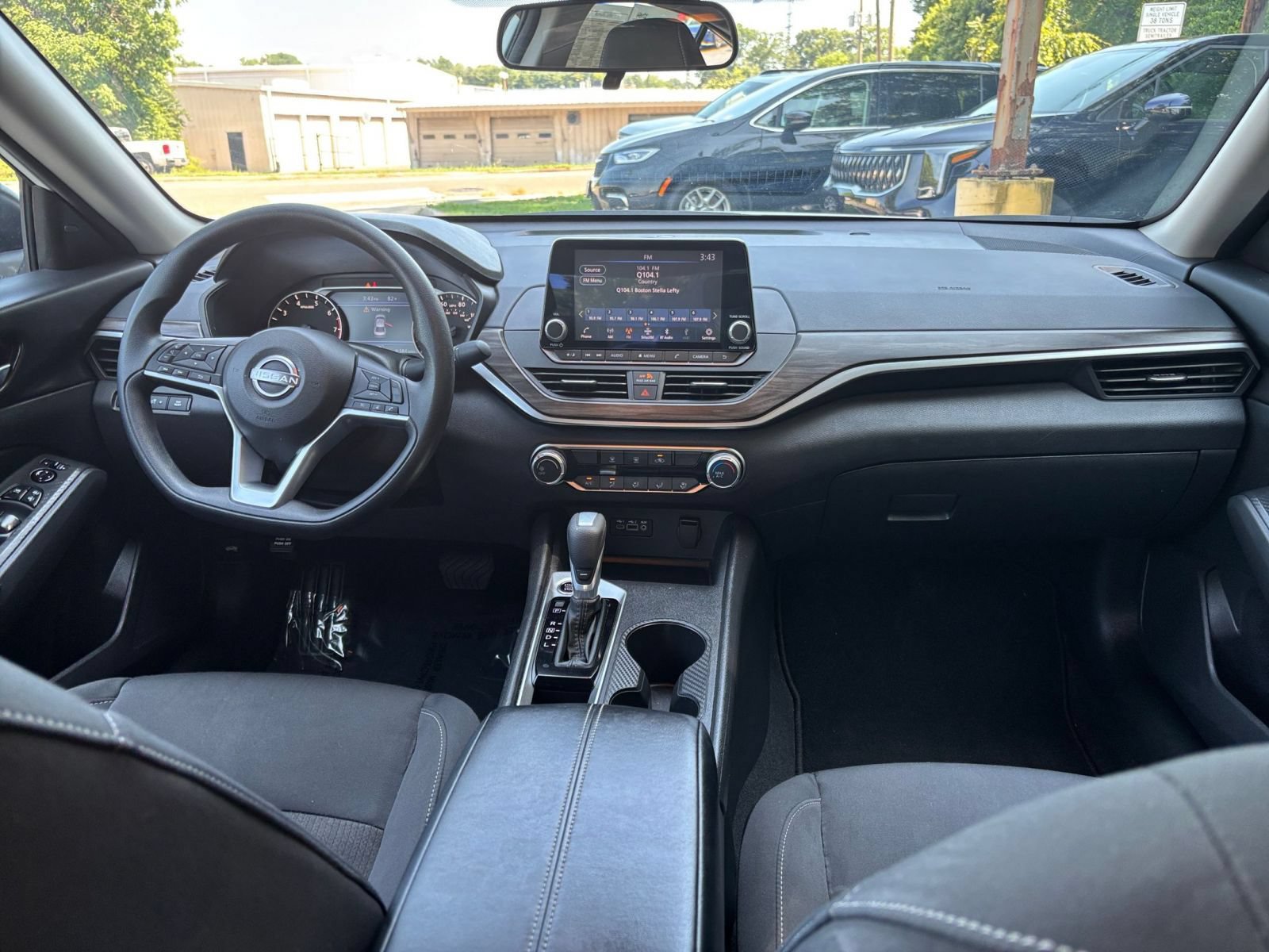 Thumbnail: 2025 Nissan Altima - 23