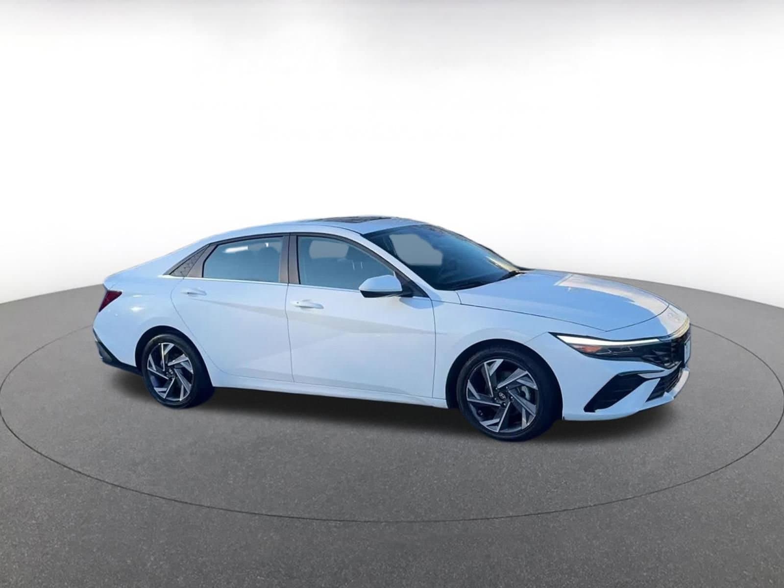 Thumbnail: 2025 Hyundai Elantra - 1