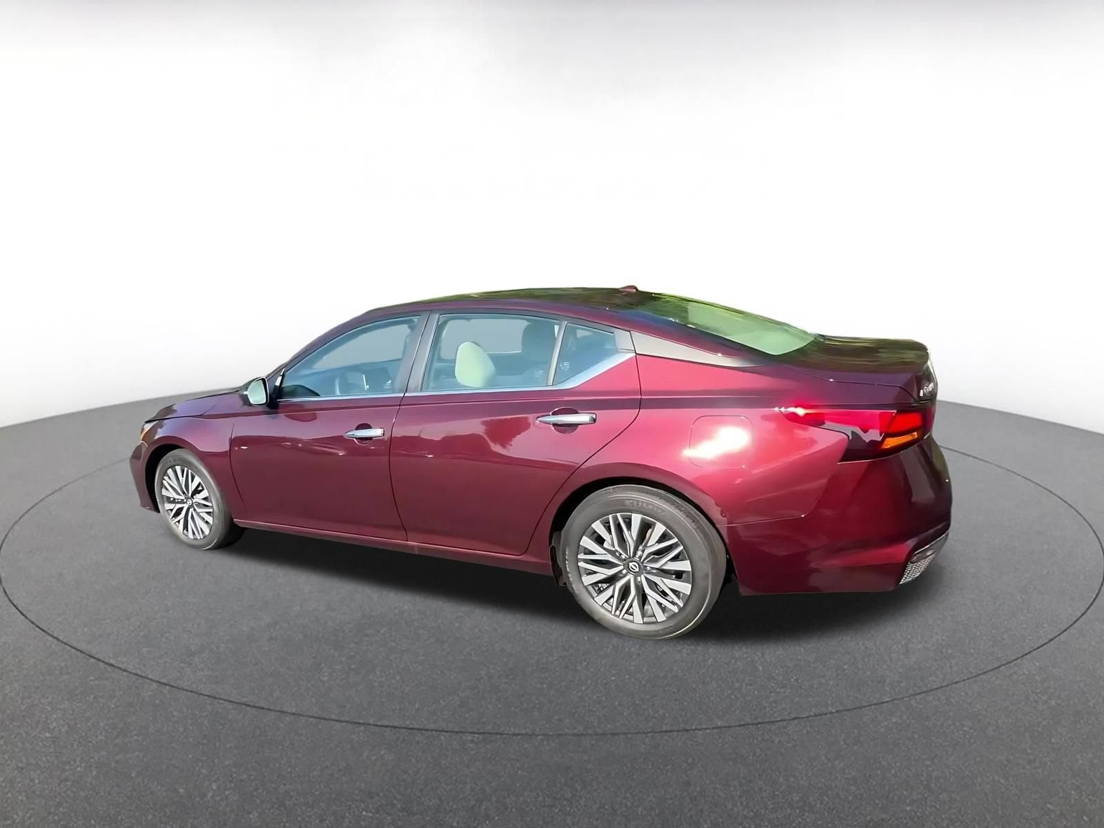 Thumbnail: 2025 Nissan Altima - 10