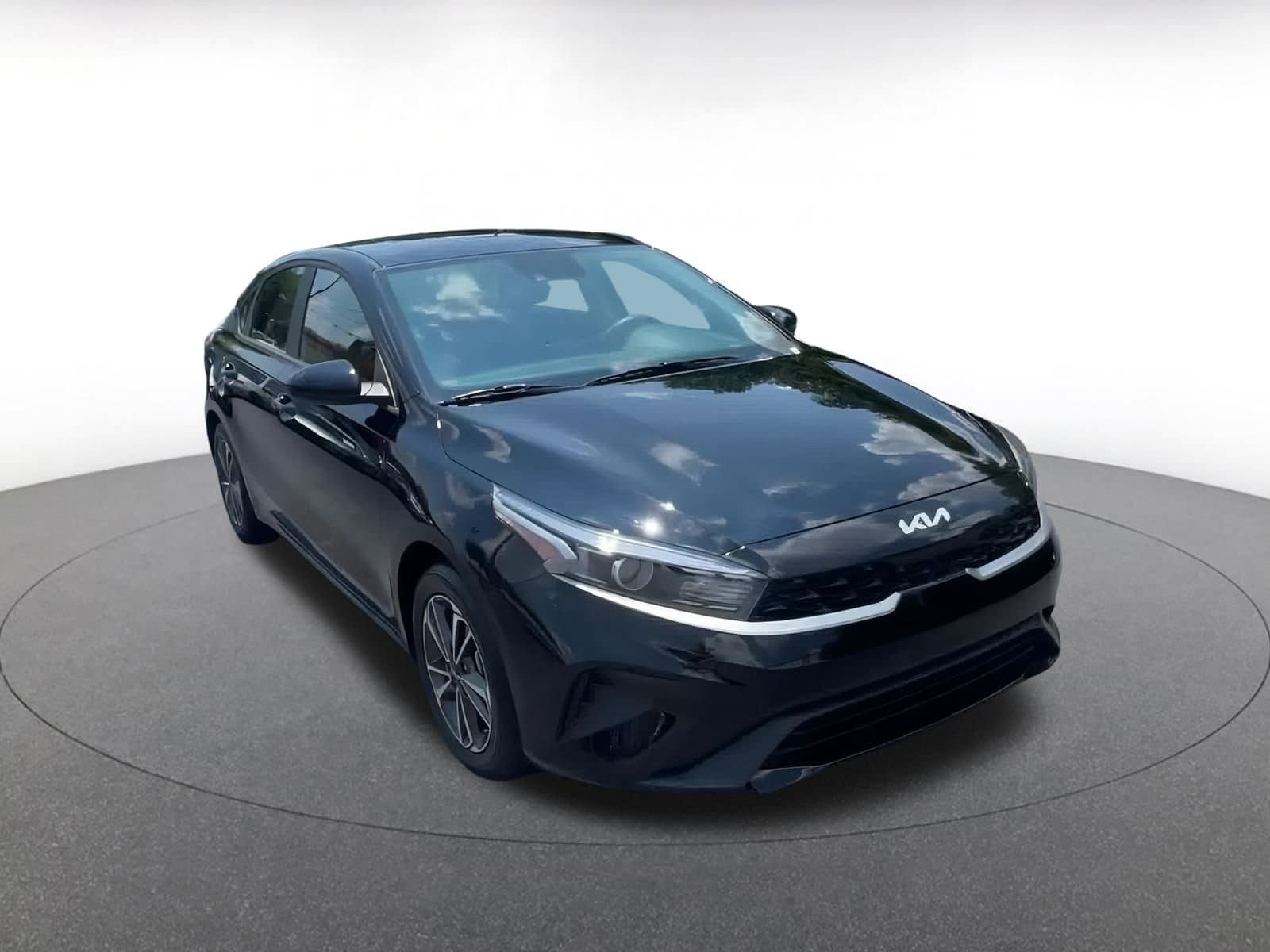 Thumbnail: 2024 Kia Forte - 3