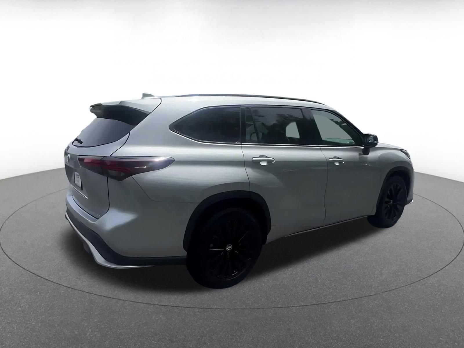 Thumbnail: 2025 Toyota Highlander - 14