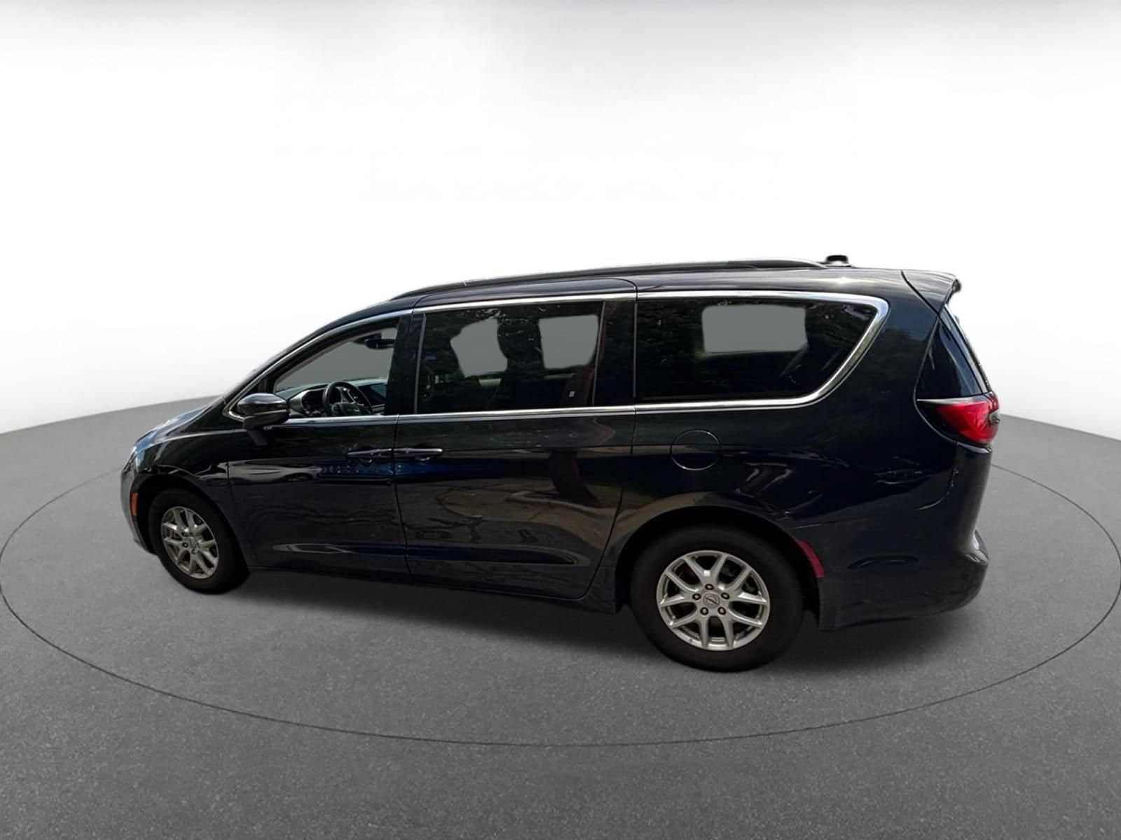 Thumbnail: 2024 Chrysler Pacifica - 5
