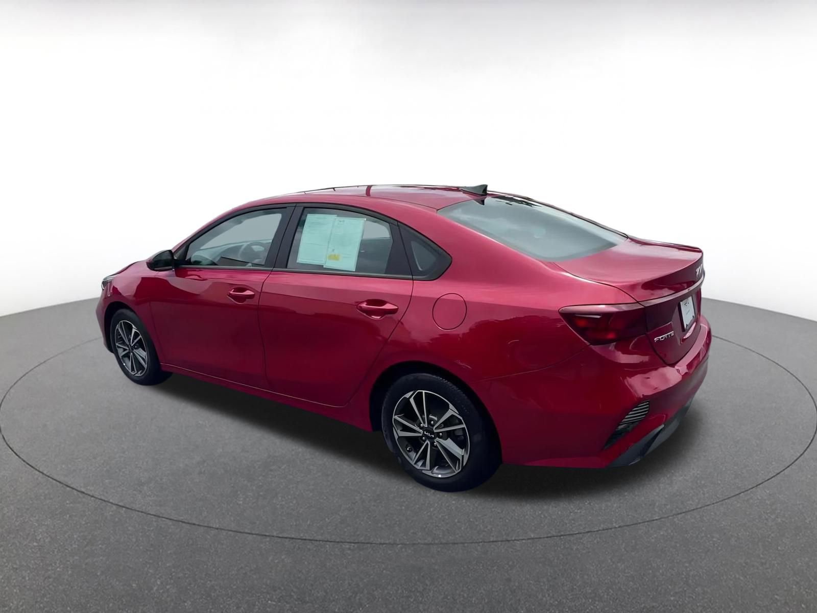 Thumbnail: 2023 Kia Forte - 10