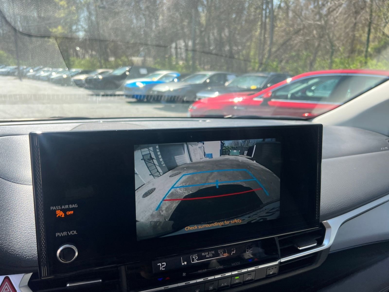 Thumbnail: 2025 Toyota Sienna - 22