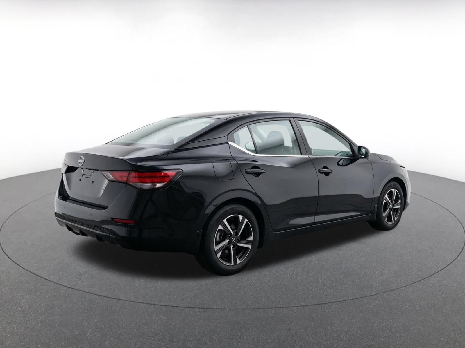 Thumbnail: 2025 Nissan Sentra - 9