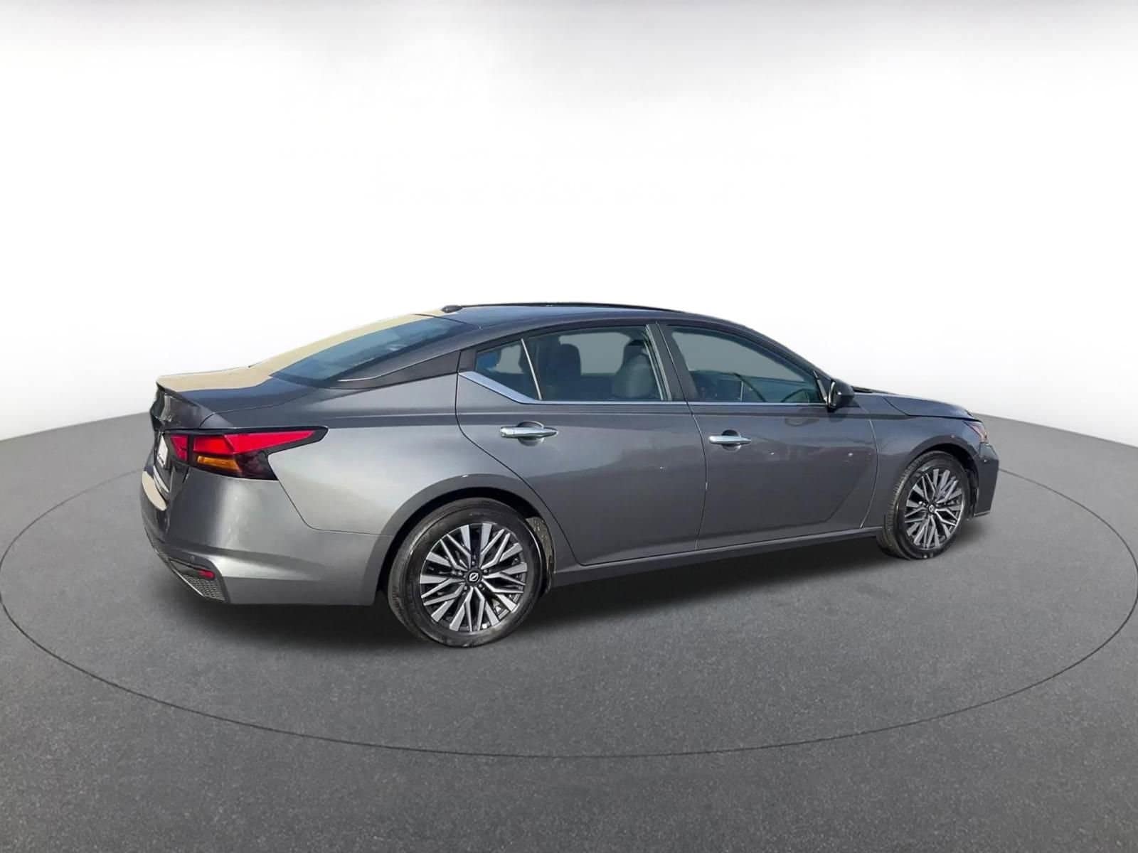 Thumbnail: 2025 Nissan Altima - 14