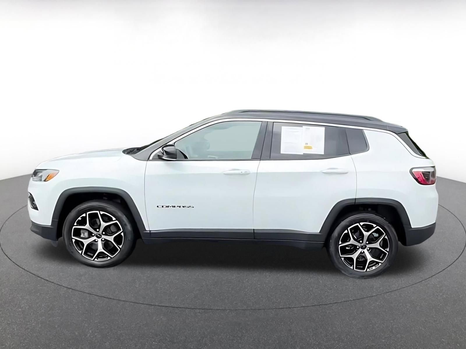 Thumbnail: 2025 Jeep Compass - 9