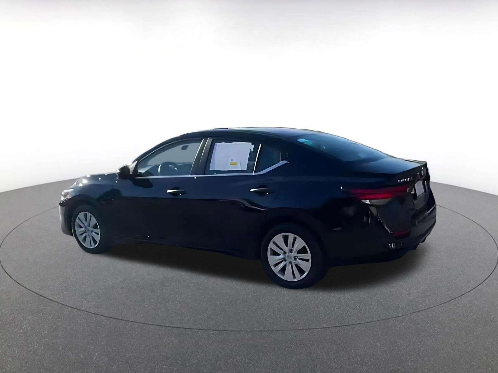 Thumbnail: 2025 Nissan Sentra - 9