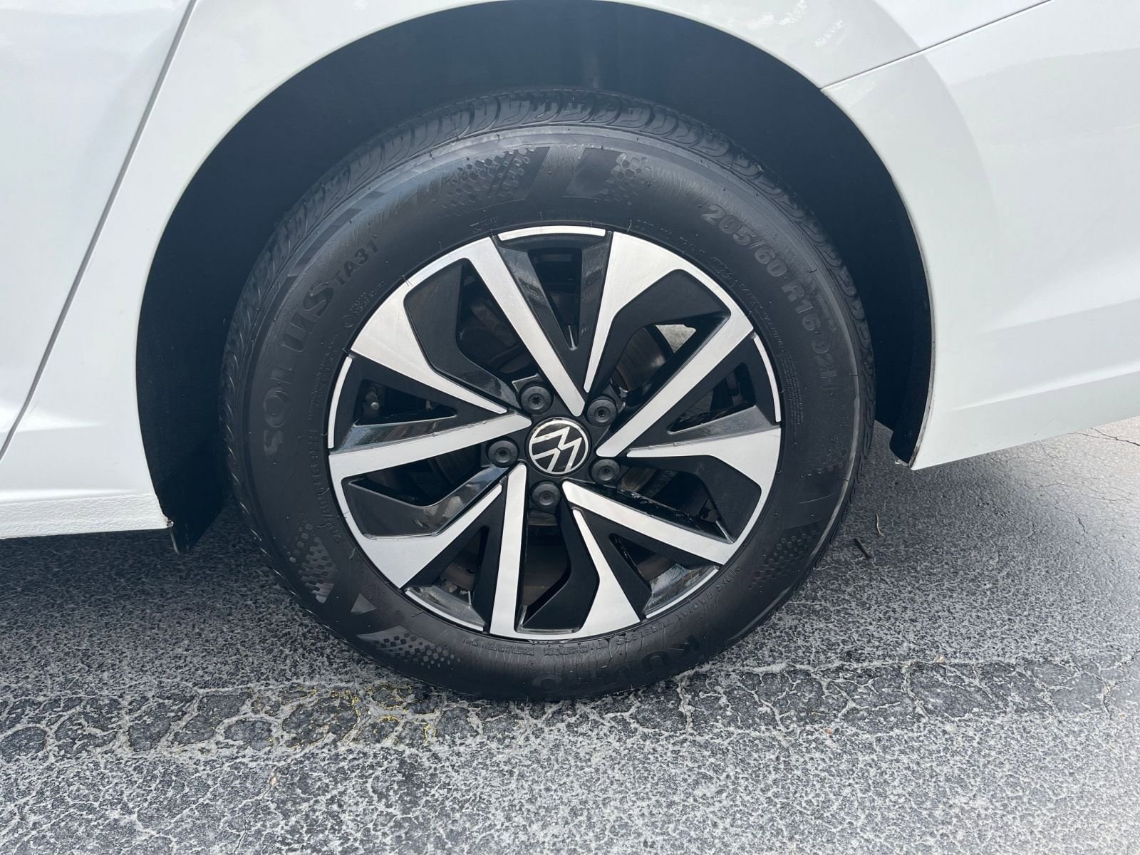 Thumbnail: 2024 Volkswagen Jetta - 23