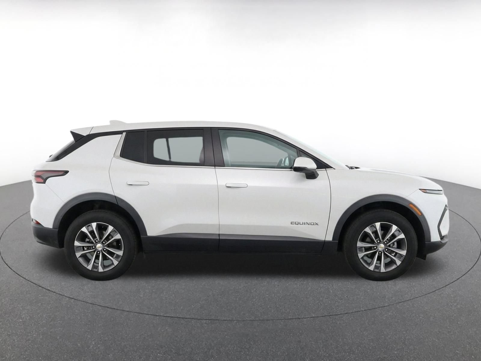 Thumbnail: 2025 Chevrolet Equinox - 9