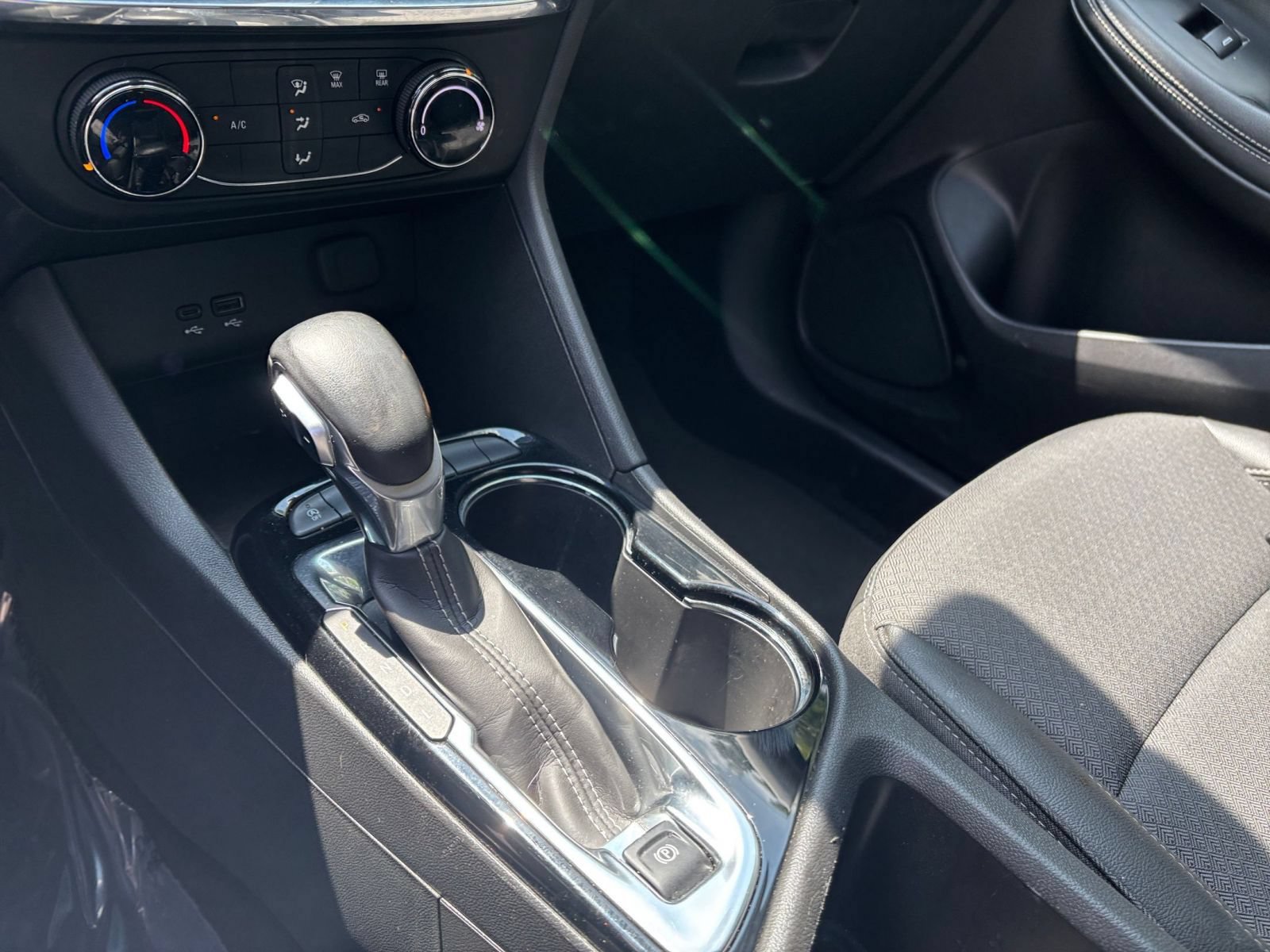 Thumbnail: 2025 Buick Encore GX - 32