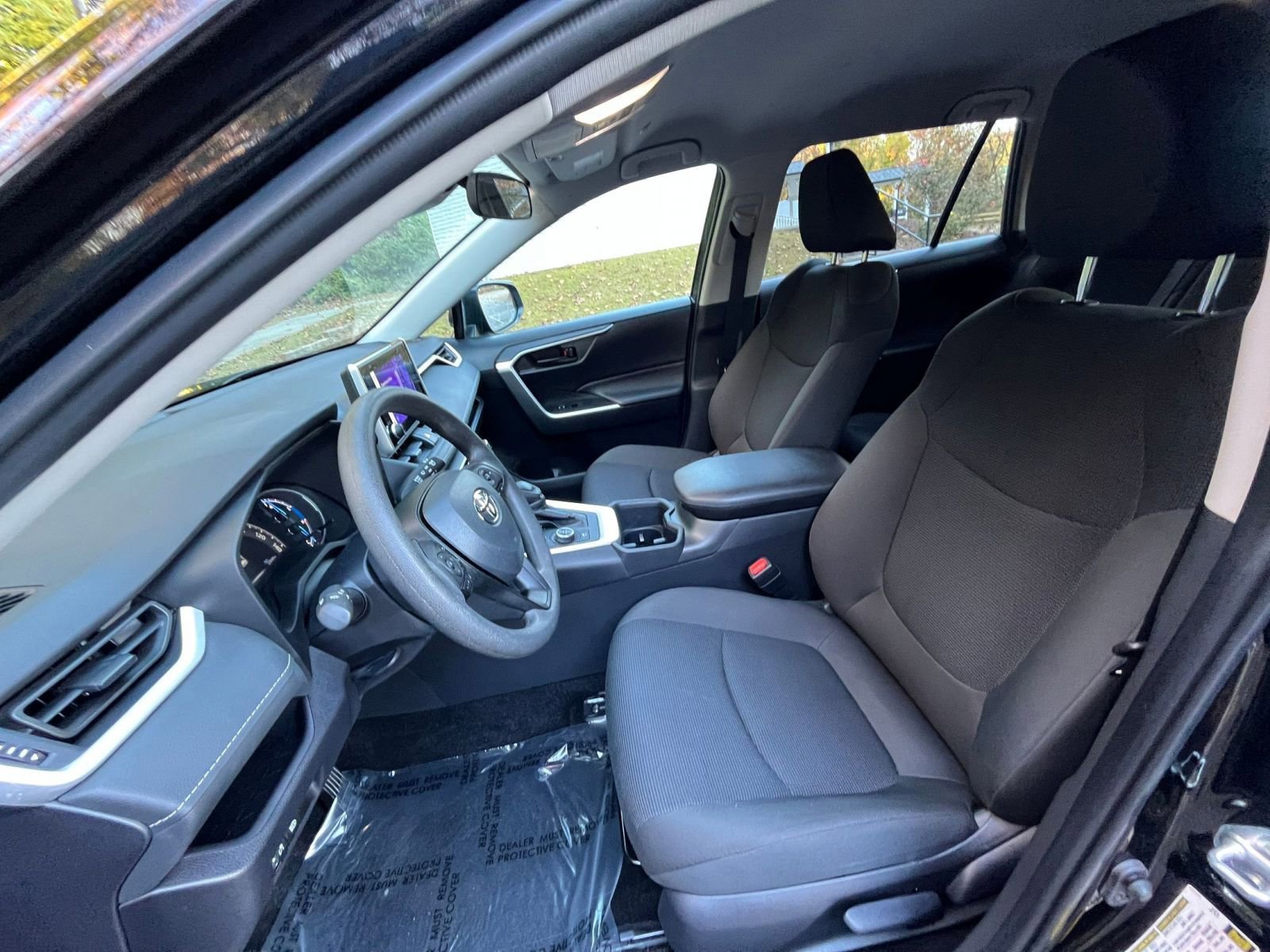 Thumbnail: 2025 Toyota RAV4 - 23