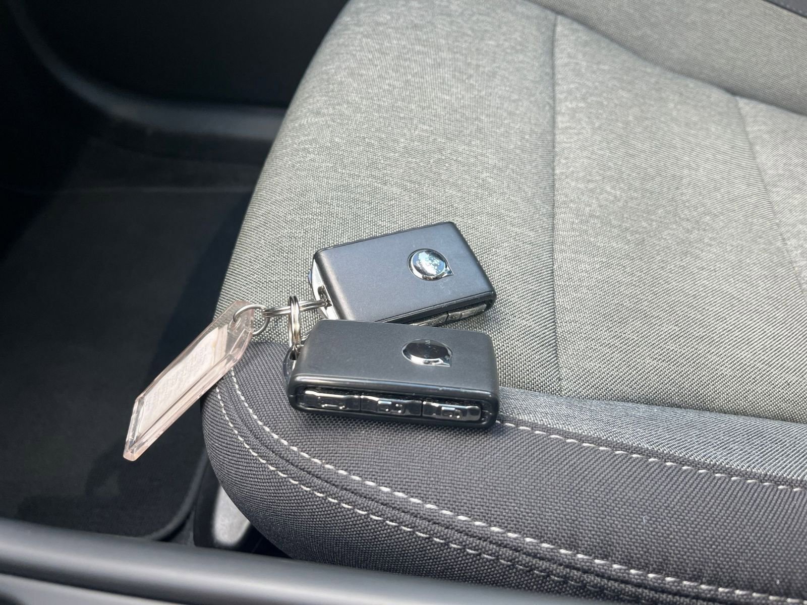 Thumbnail: 2024 Volvo XC40 - 32