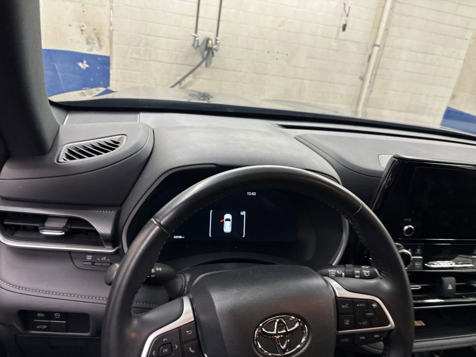 Thumbnail: 2025 Toyota Highlander - 34