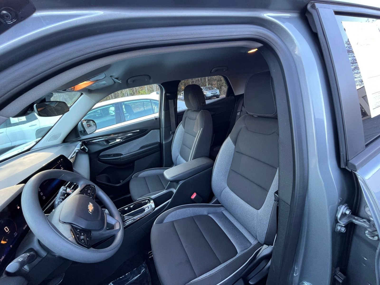 Thumbnail: 2025 Chevrolet TrailBlazer - 32