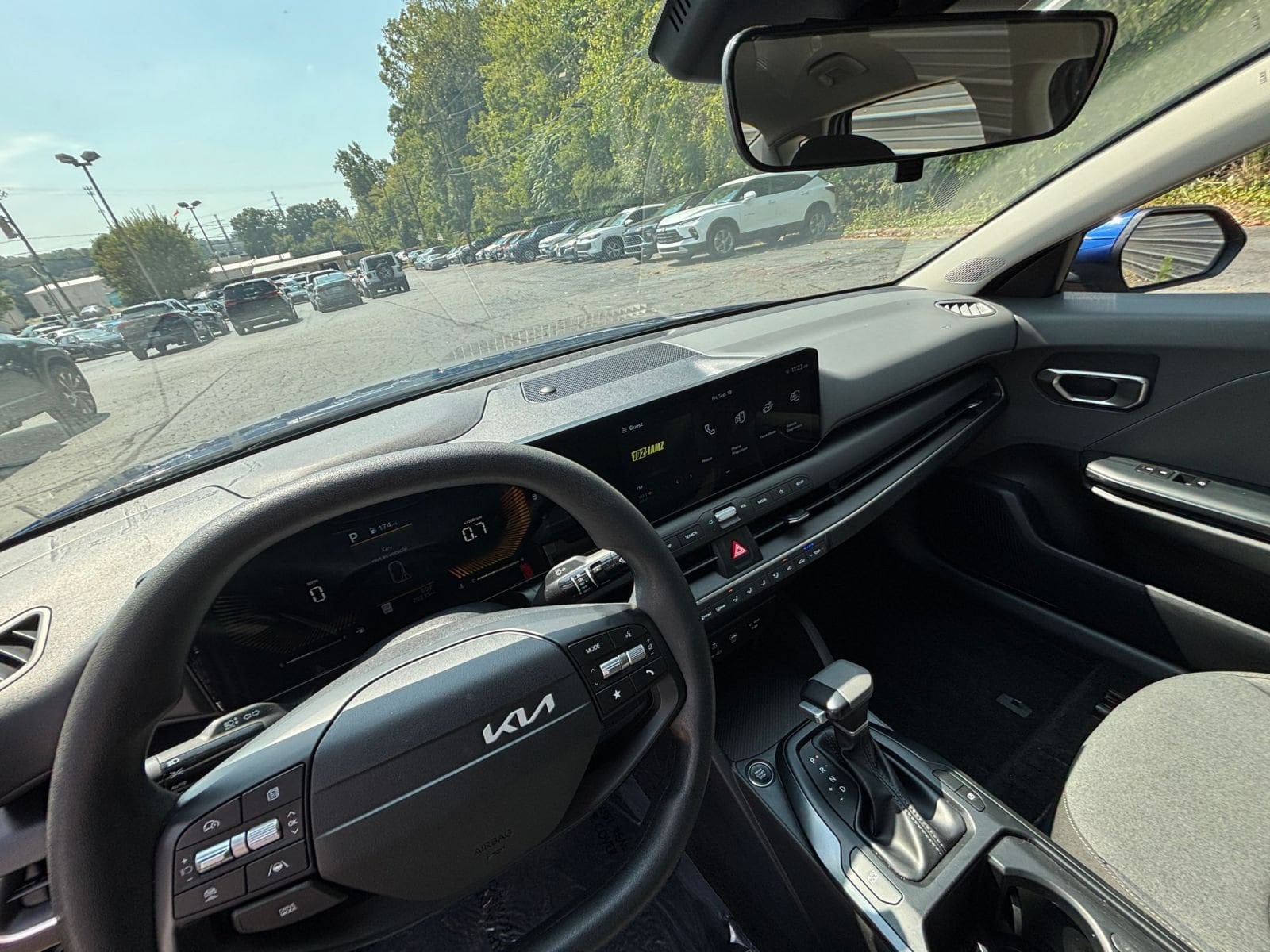 Thumbnail: 2025 Kia K4 - 28