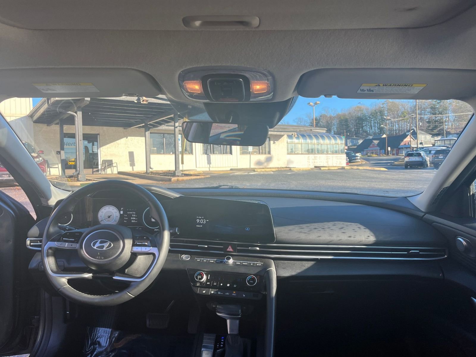 Thumbnail: 2025 Hyundai Elantra - 28