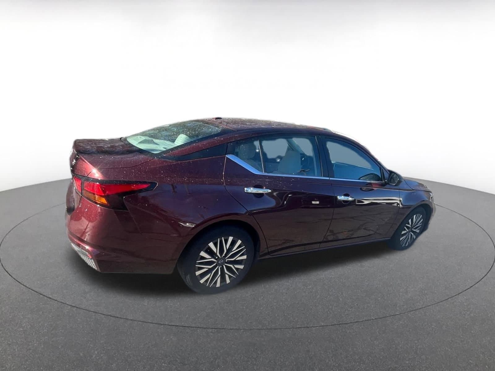 Thumbnail: 2025 Nissan Sentra - 8