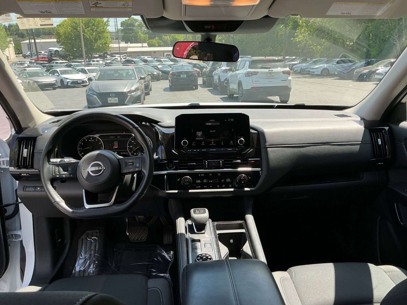 Thumbnail: 2025 Nissan Pathfinder - 30