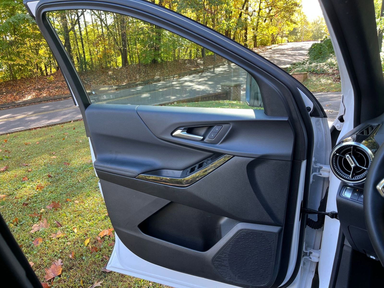 Thumbnail: 2025 Chevrolet Equinox - 18